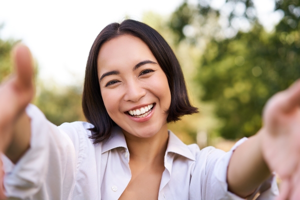 Questions To Ask Your Dentist When Considering Invisalign For Teeth Straightening